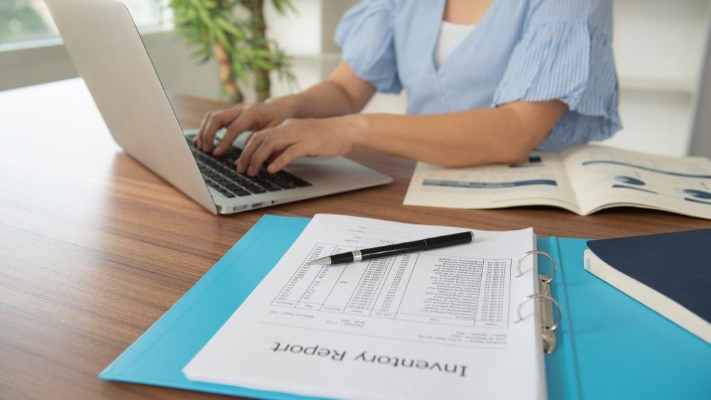 Business & Accounting Jobs You Can Do From Home - featured image