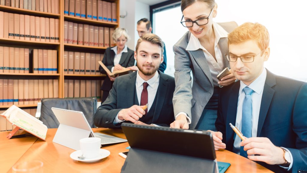 Best Grad Schools with Online Master's in Business Law - featured image
