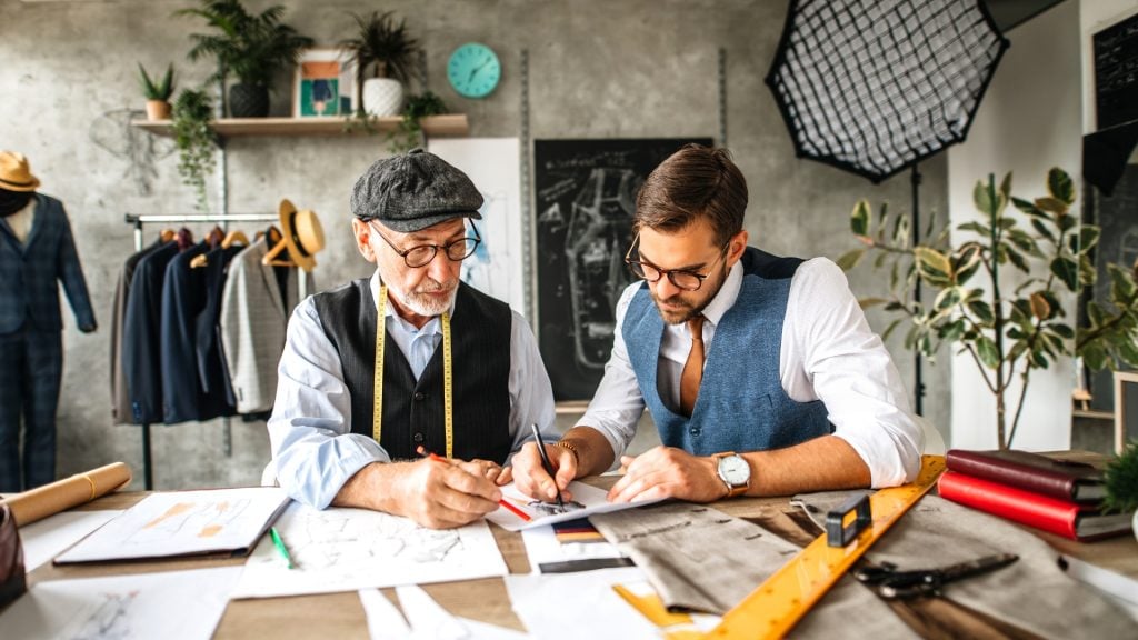 Best Grad Schools with Online Master's in Fashion - featured image