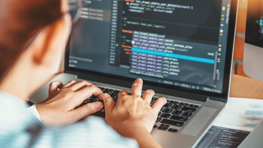 Computer Programming vs Software Engineering - featured image