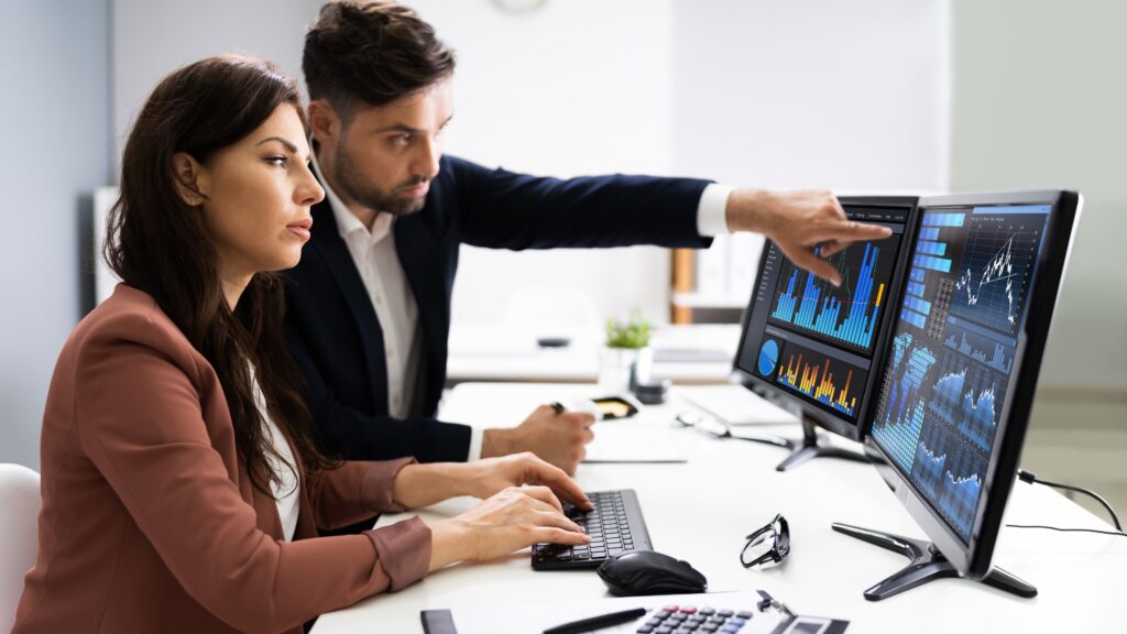 Economics vs Financial Analysis - featured image